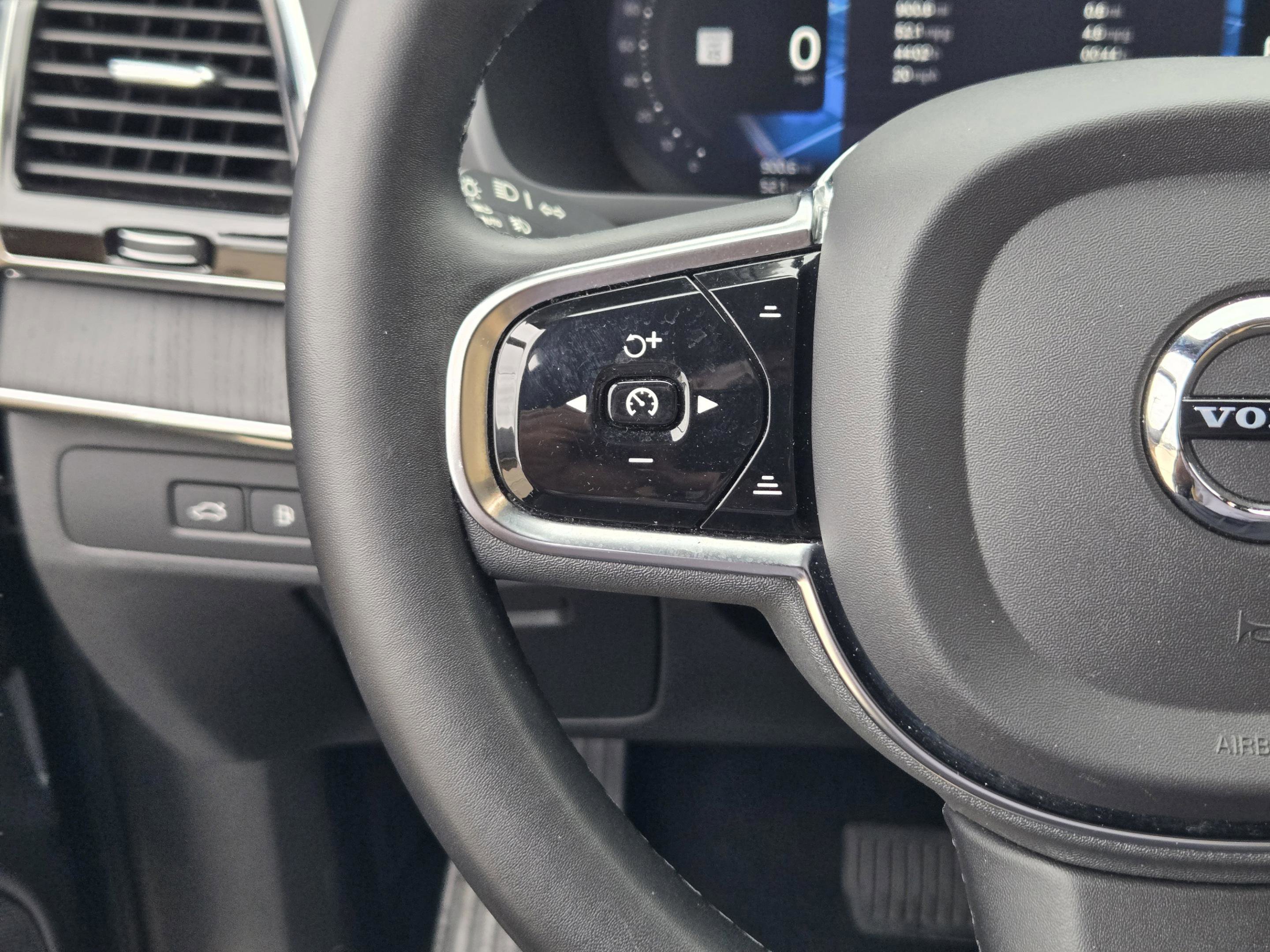 Used 2023 Volvo XC90 T8 Ultimate w/ Protection Package Premier image 26