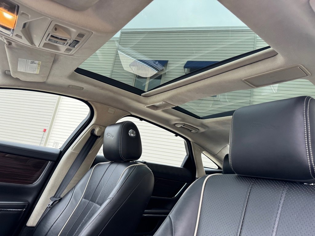 Used 2013 Jaguar XJ L Portfolio image 13