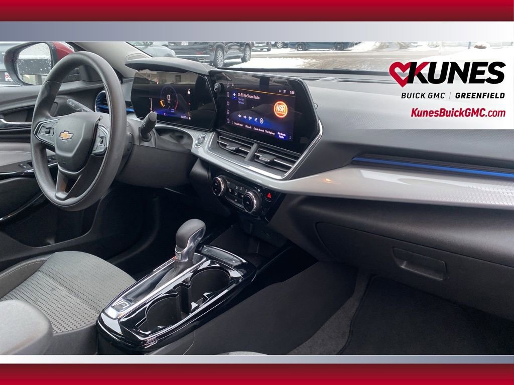 Used 2025 Chevrolet Trax LT image 37