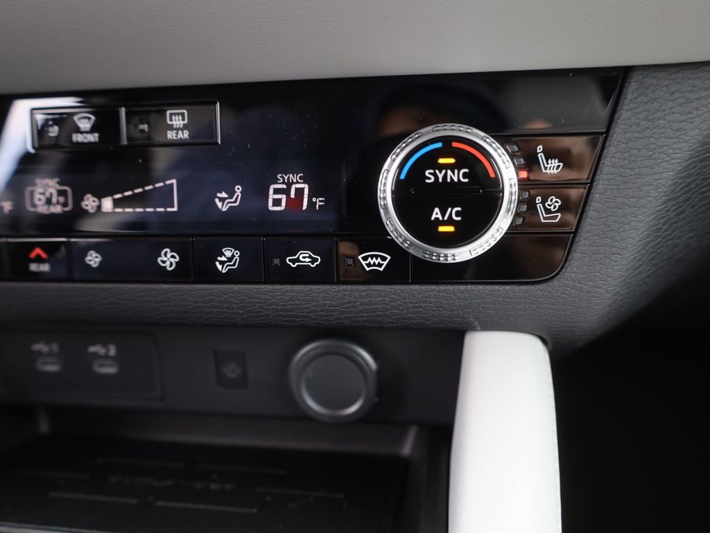 New 2025 Mitsubishi Outlander AWD image 48