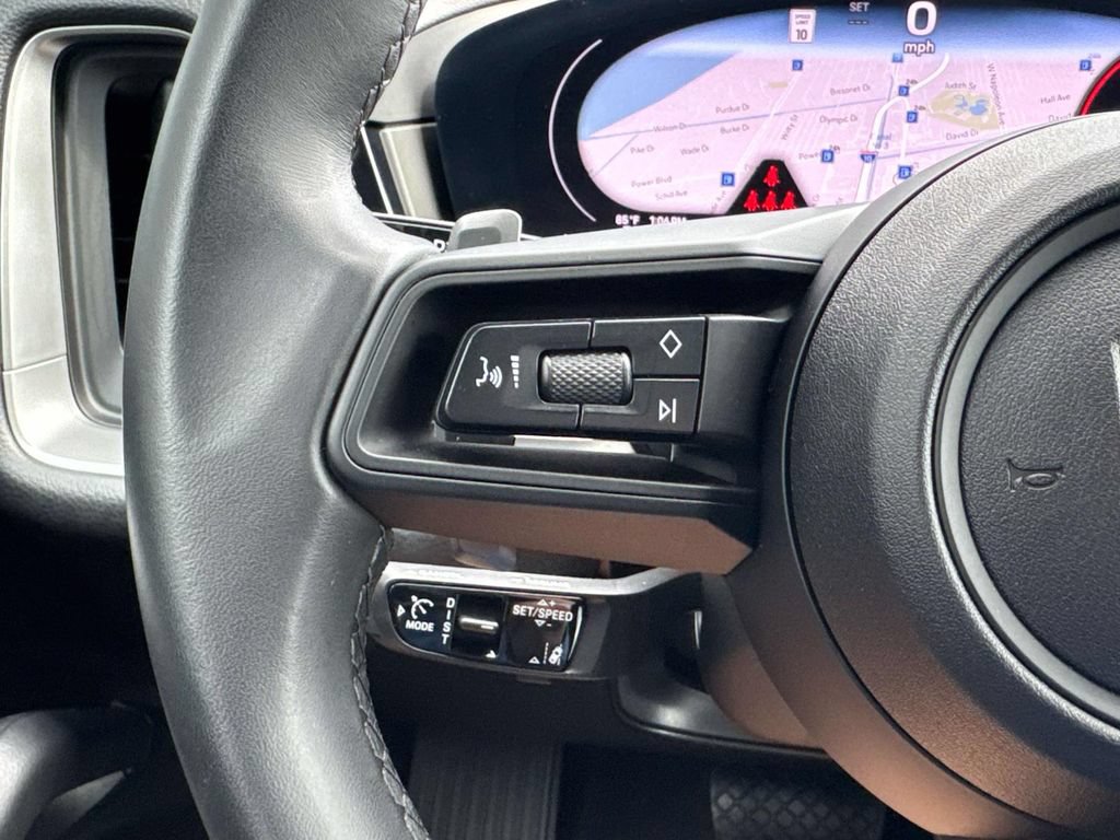 Certified 2025 Porsche Cayenne AWD/4WD image 25