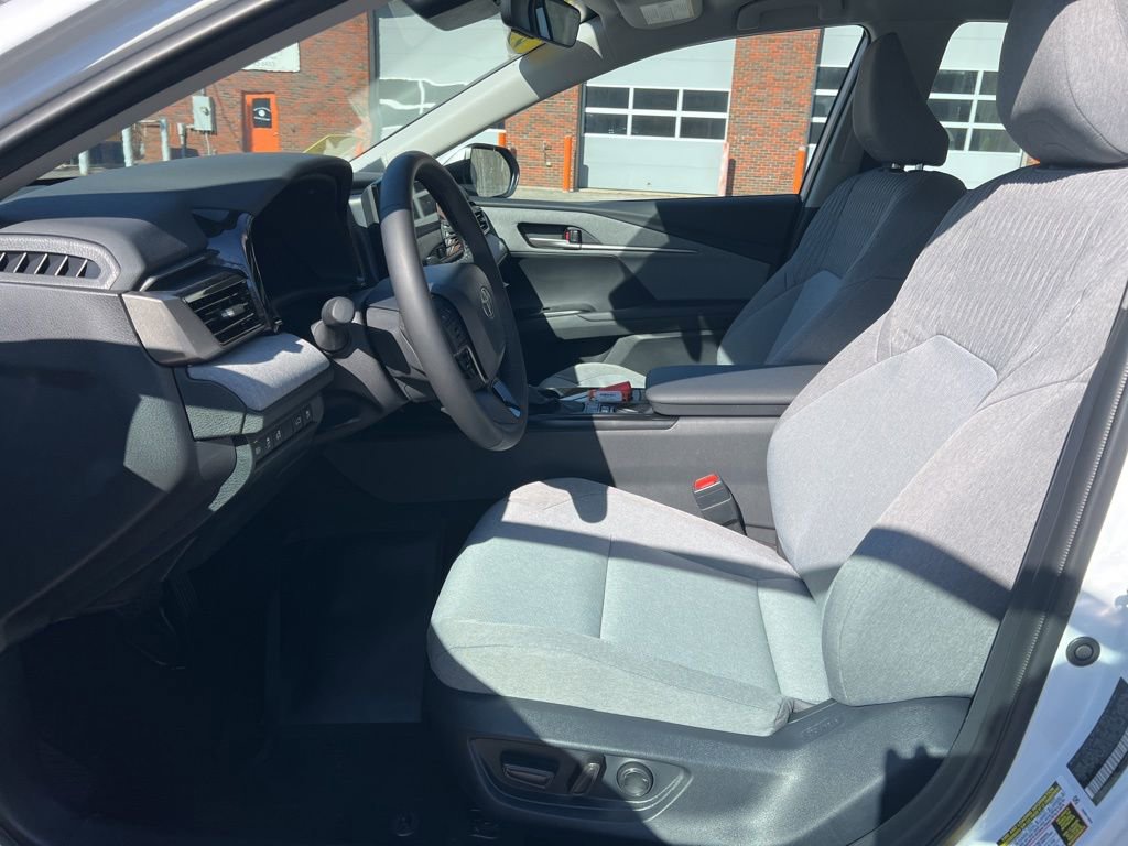 Used 2026 Toyota Camry LE w/ Convenience Package image 14