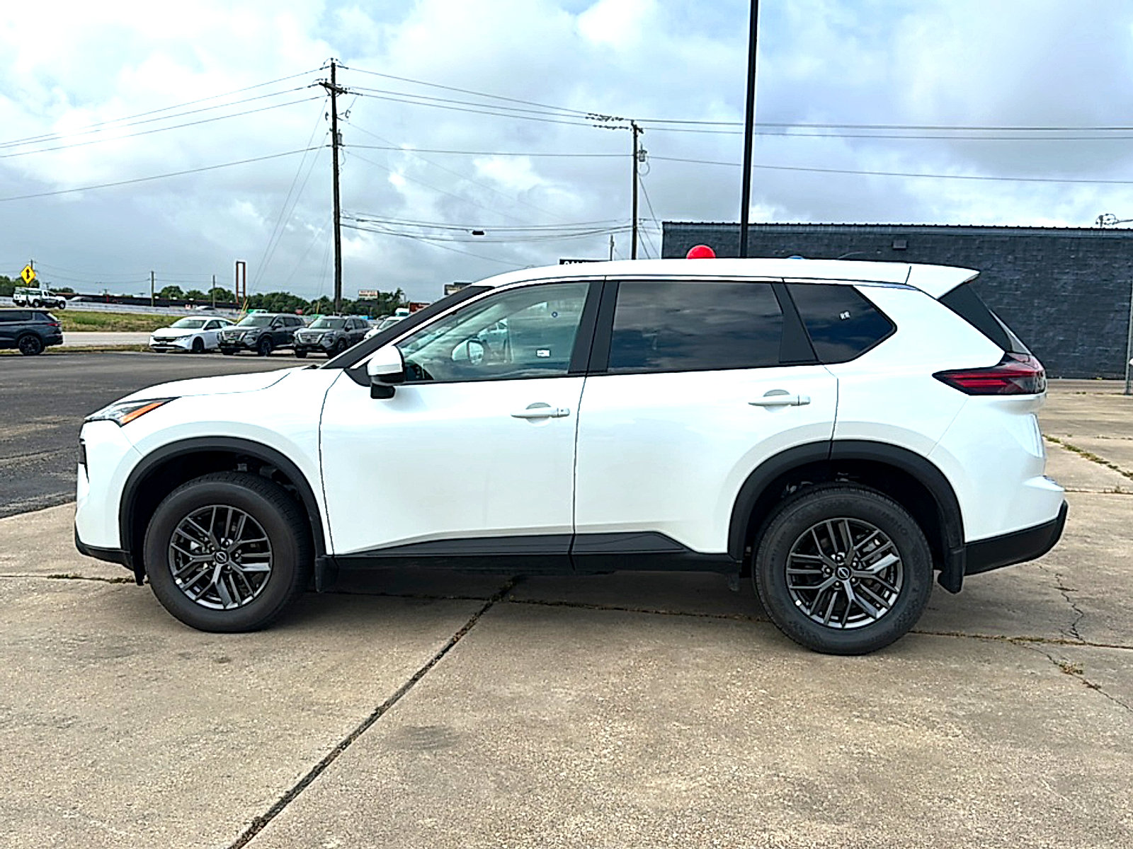 New 2026 Nissan Rogue SV FWD image 5