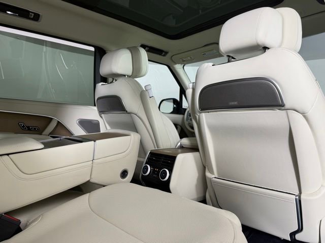 New 2026 Land Rover Range Rover SV AWD/4WD image 32