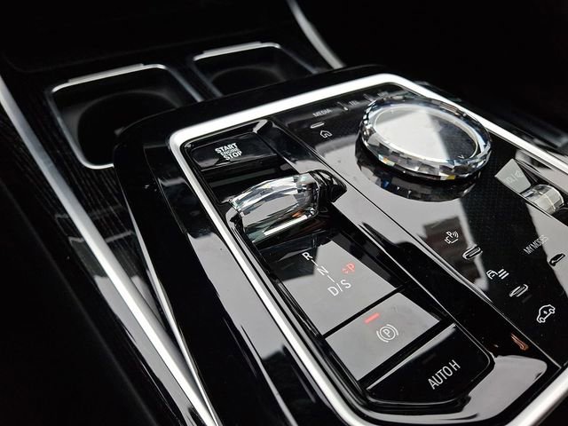 New 2026 BMW 750e xDrive w/ Executive Package image 13