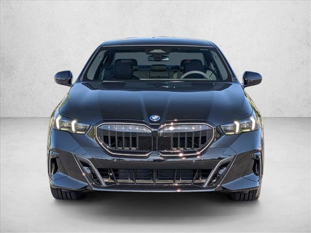 New 2026 BMW 550e xDrive w/ Premium Package AWD/4WD image 6