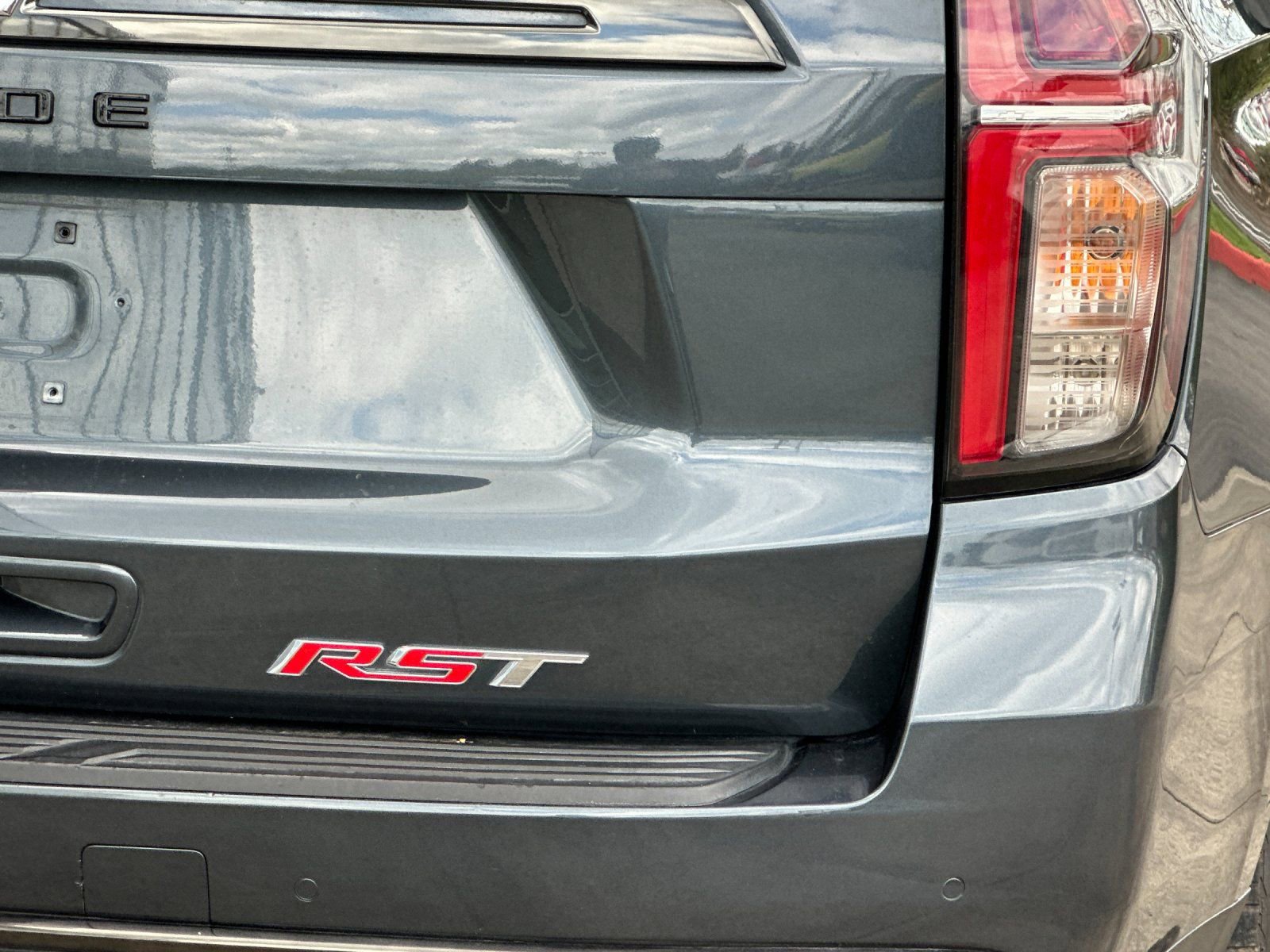Used 2021 Chevrolet Tahoe RST w/ Rear Media and Nav Package AWD/4WD image 25