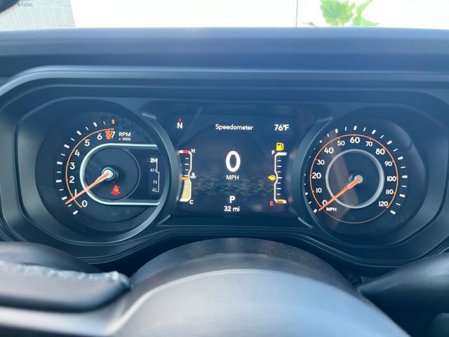 New 2025 Jeep Gladiator High Tide image 10