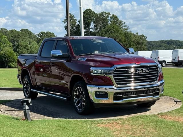 Used 2025 RAM 1500 Laramie AWD/4WD image 9