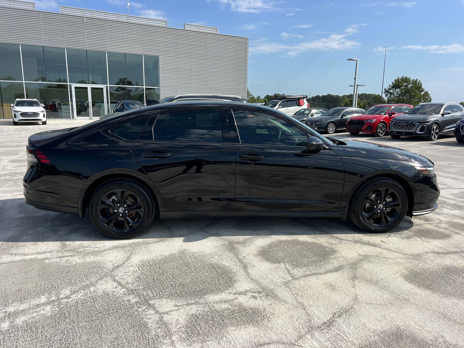 Used 2025 Honda Accord SE image 4