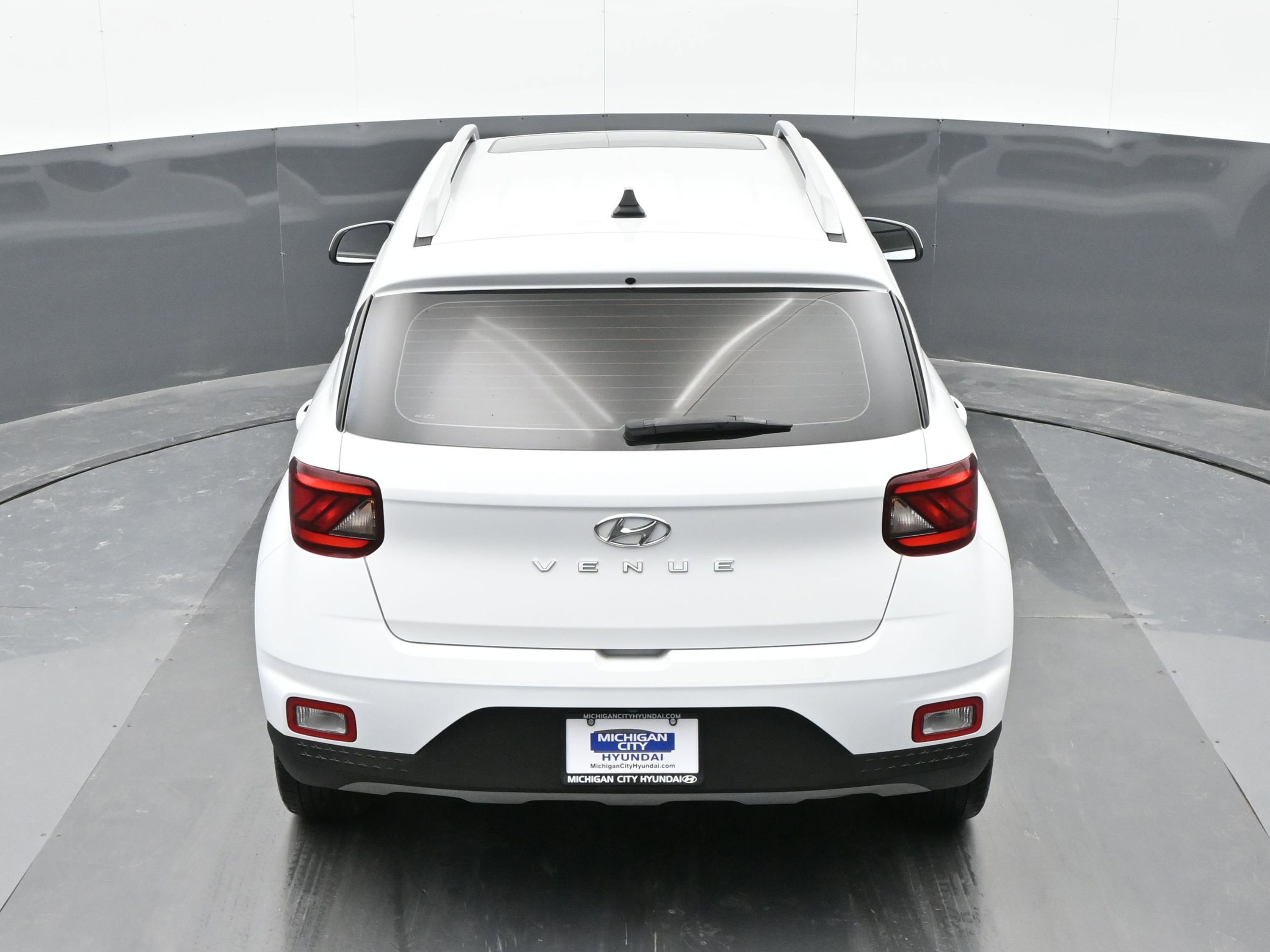 Certified 2022 Hyundai Venue SEL image 35