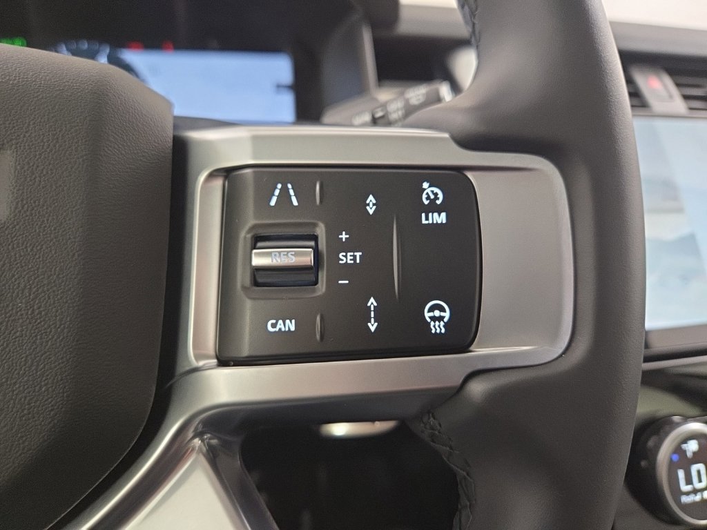 Certified 2025 Land Rover Discovery S AWD/4WD image 11