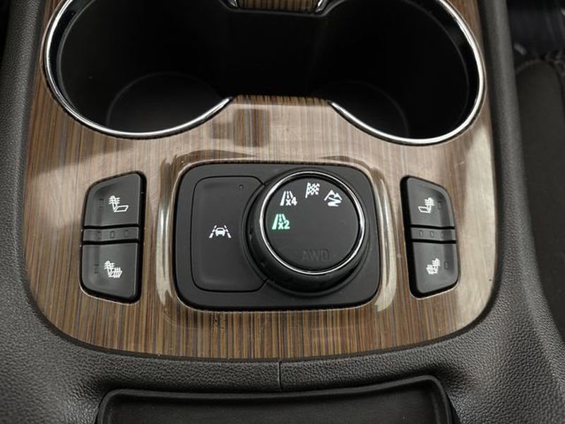 Used 2022 GMC Acadia SLE image 44