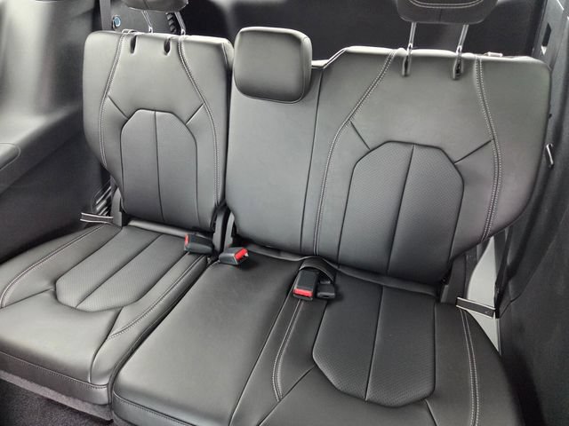New 2027 Chrysler Pacifica Select FWD image 6