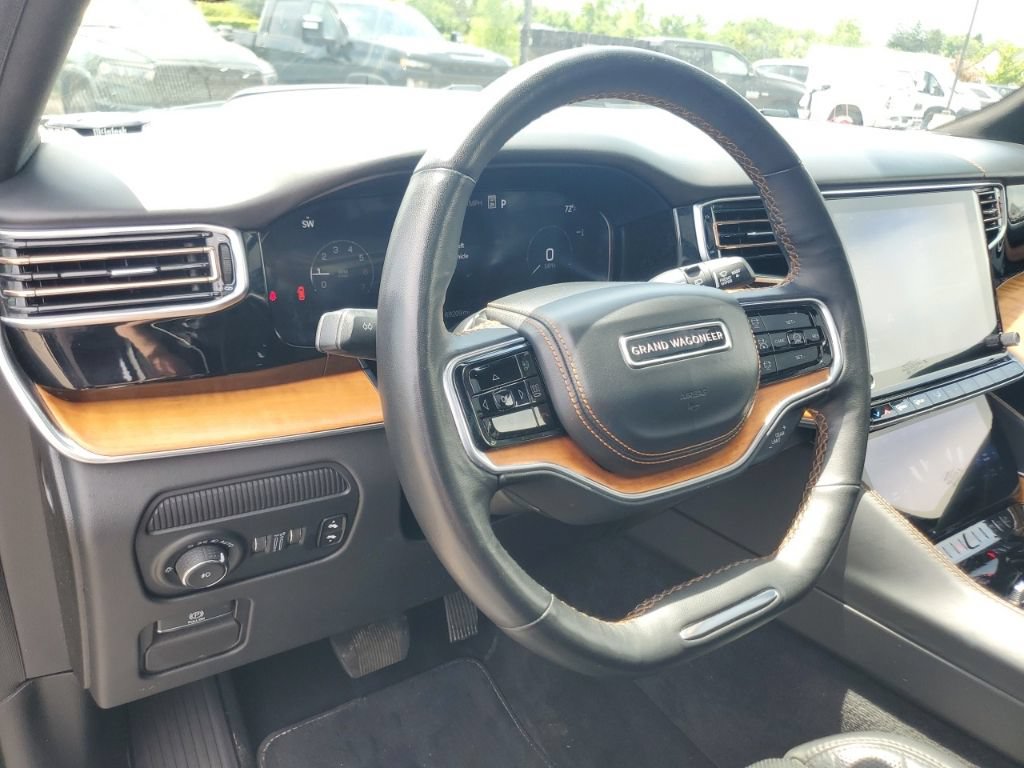 Used 2024 Jeep Grand Wagoneer L Series III AWD/4WD image 12