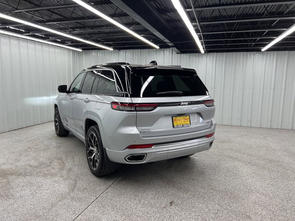 Used 2025 Jeep Grand Cherokee Summit image 4