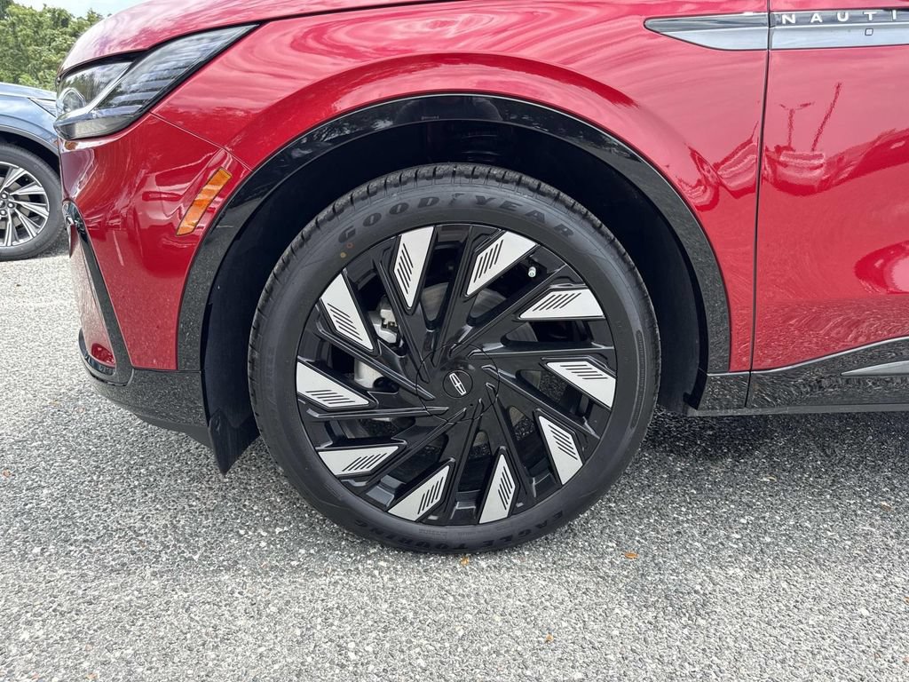 New 2026 Lincoln Nautilus Reserve w/ Jet Appearance Package AWD/4WD image 10