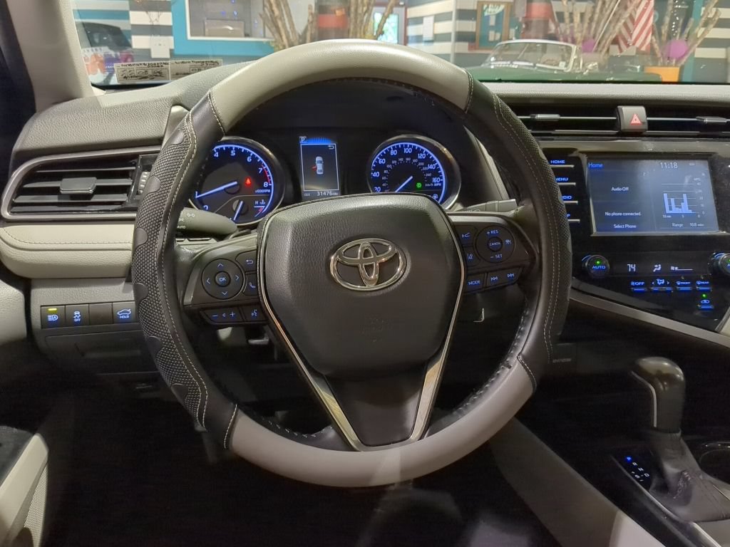 Used 2019 Toyota Camry SE FWD video 2