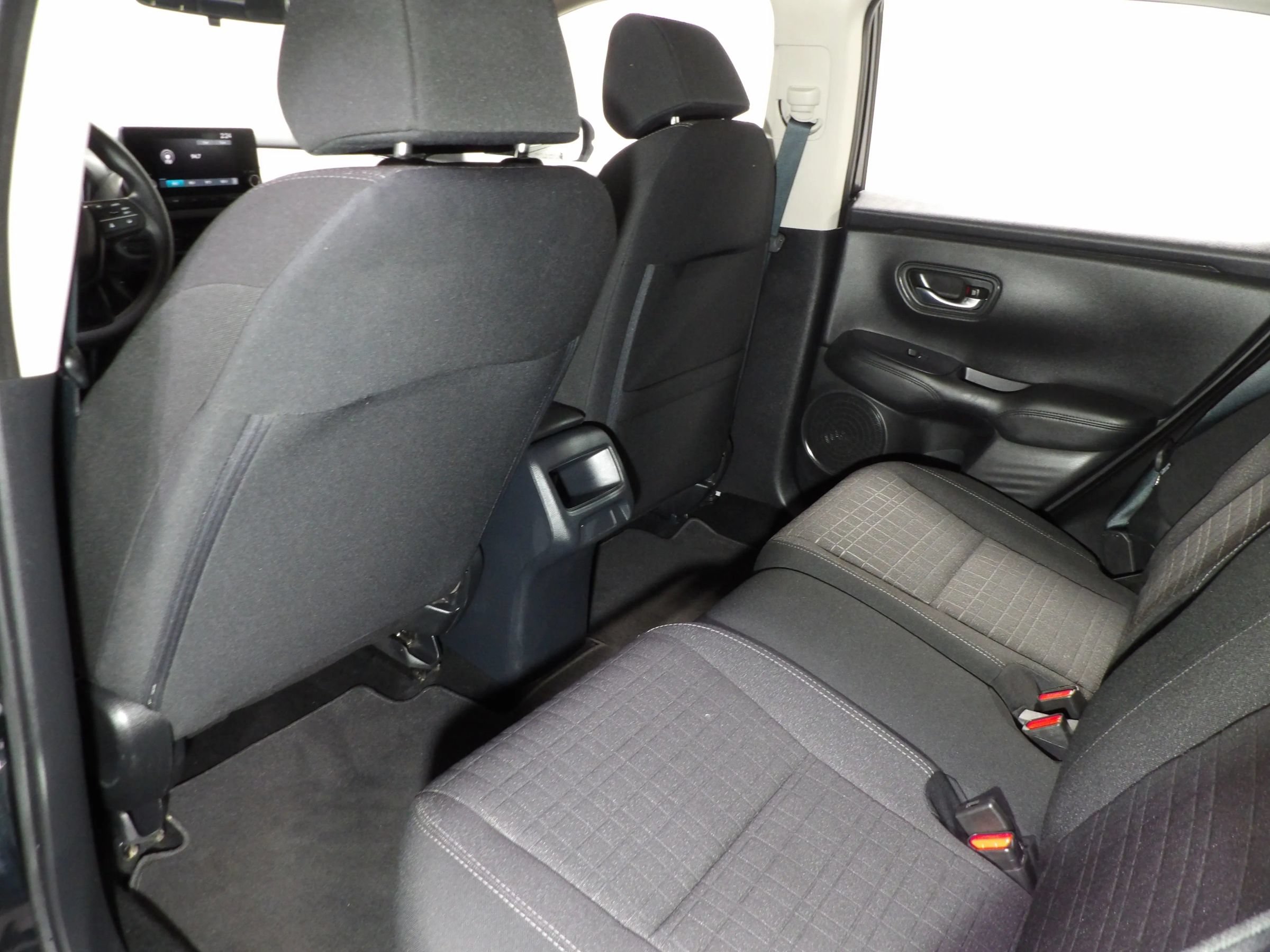 Used 2025 Honda HR-V LX image 11