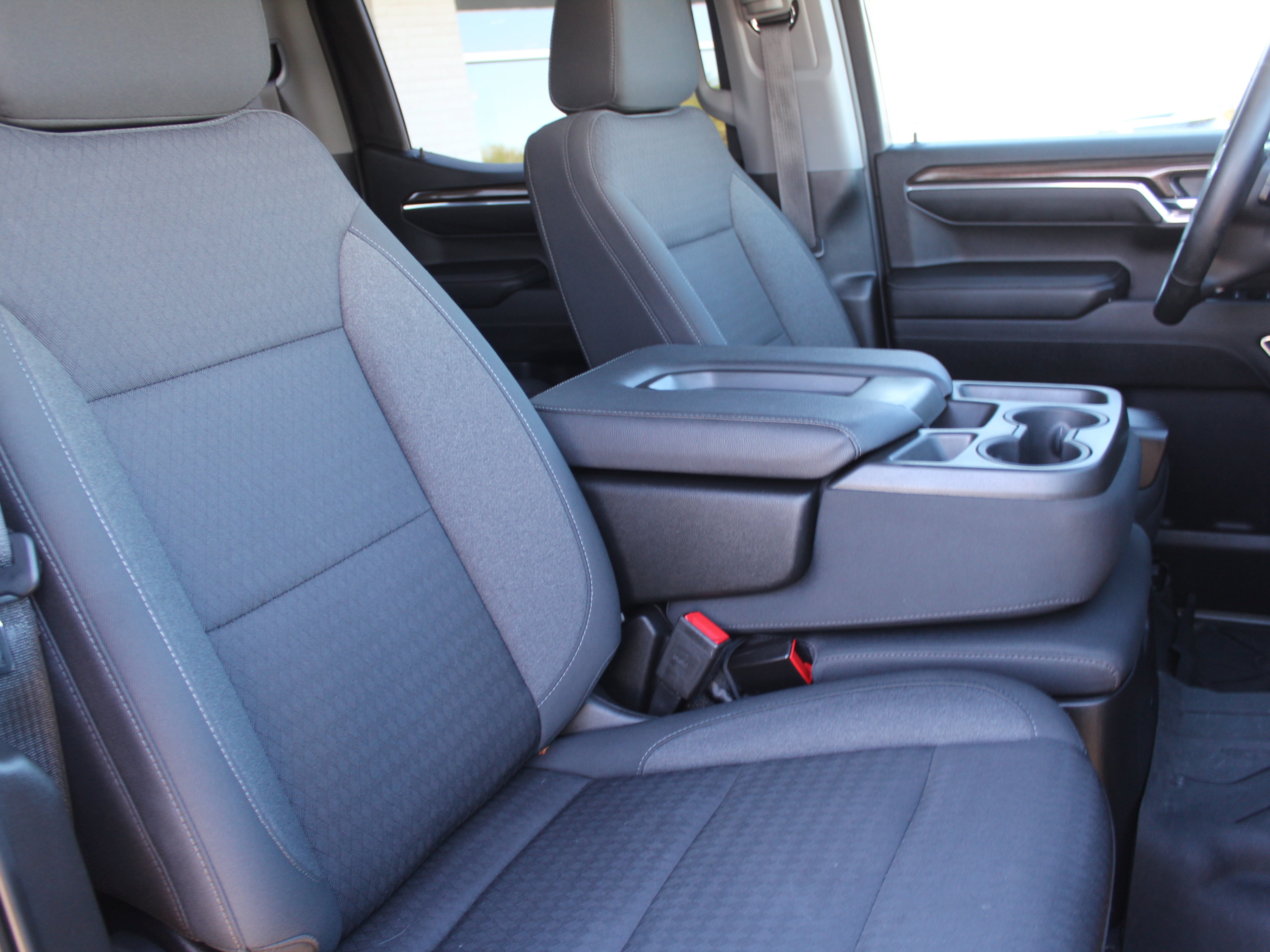 Used 2023 Chevrolet Silverado 1500 LT AWD/4WD image 26
