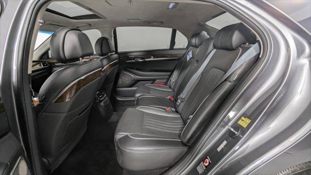 Used 2017 Genesis G90 5.0 Ultimate RWD image 18