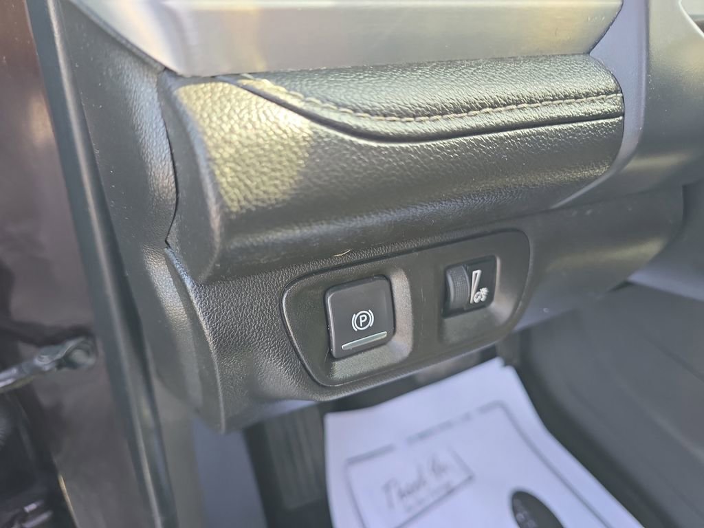 Used 2020 GMC Acadia SLE w/ Driver Convenience Package image 28