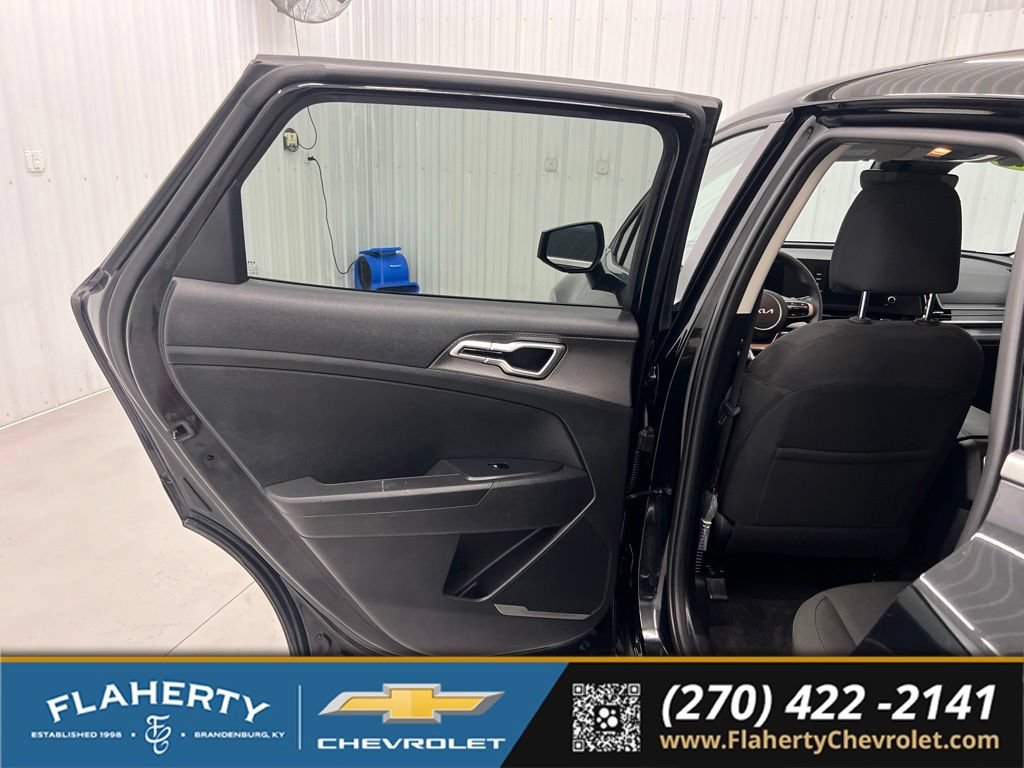 Used 2025 Kia Sportage LX FWD image 10