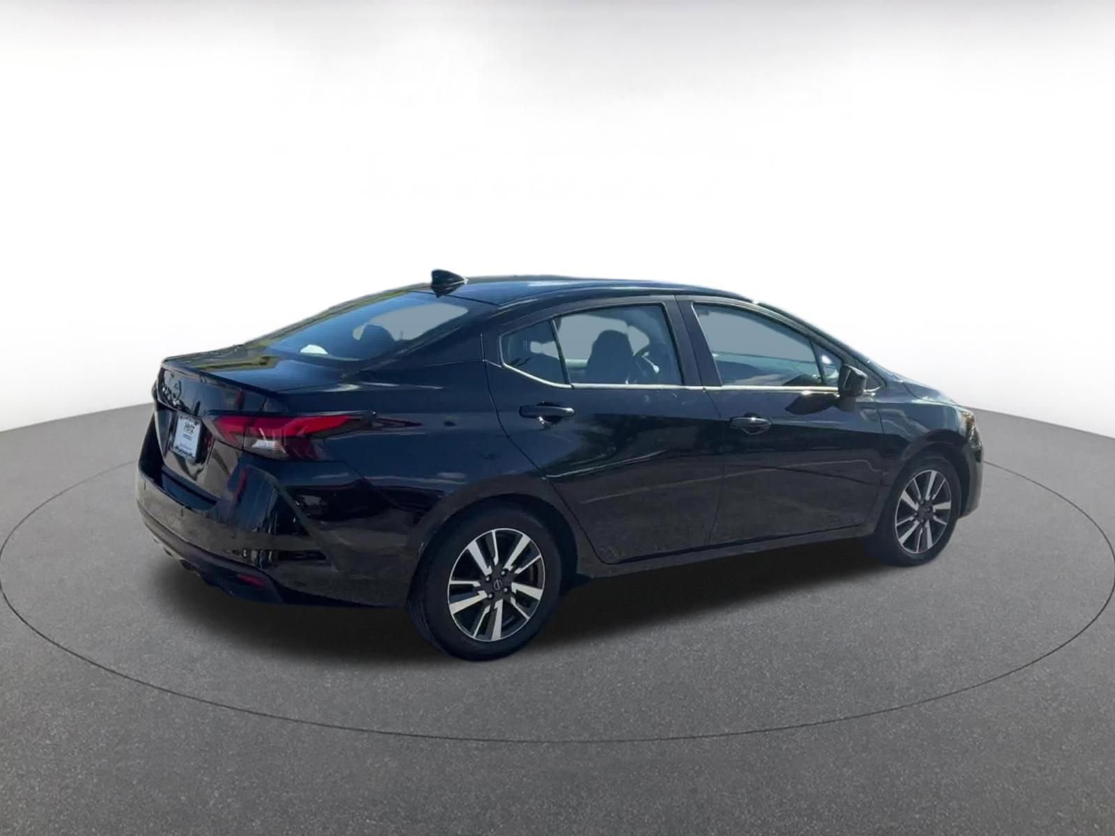 Used 2025 Nissan Versa SV image 15