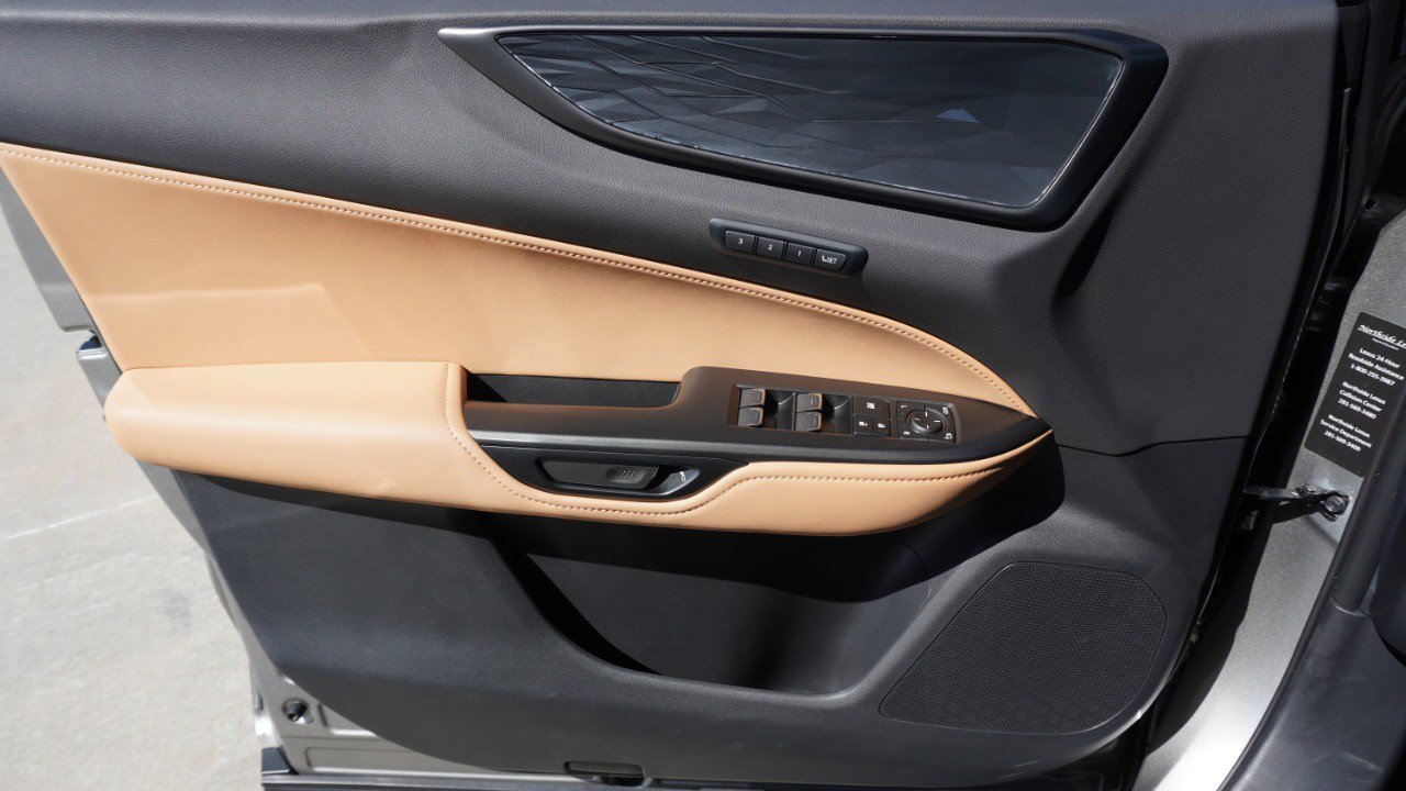 Used 2025 Lexus NX 250 FWD w/ Towing Package (2000 Lbs) image 21