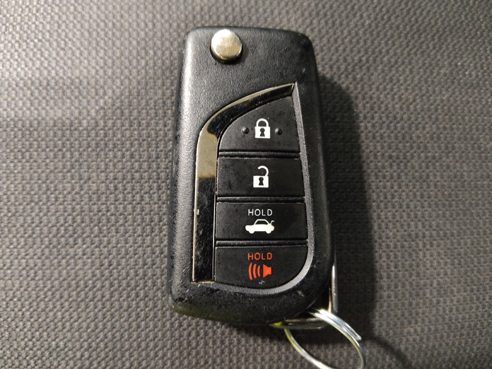 Used 2022 Toyota Corolla LE image 32