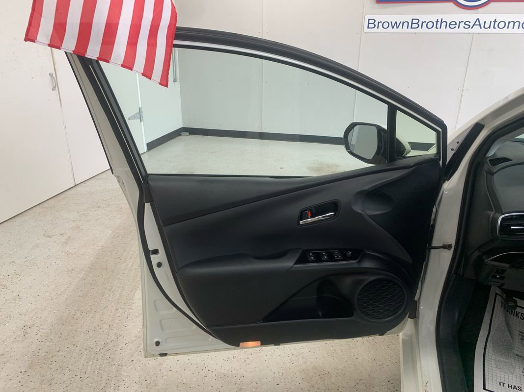 Used 2018 Toyota Prius Prime Plus image 15