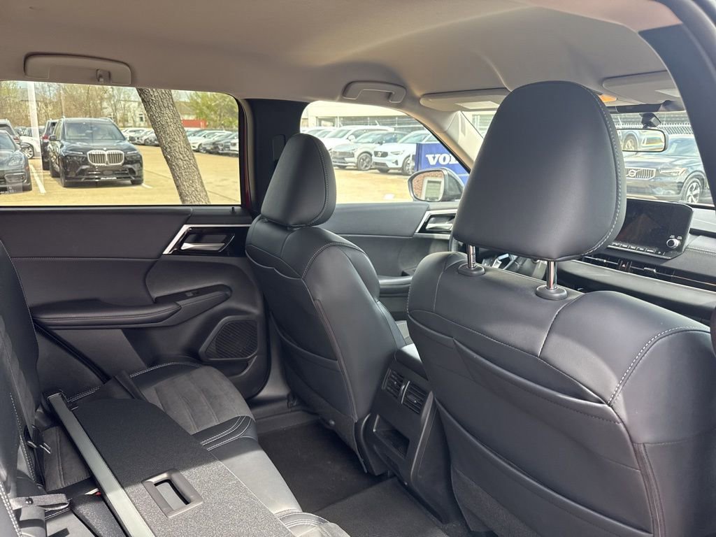 Used 2024 Mitsubishi Outlander SE image 6