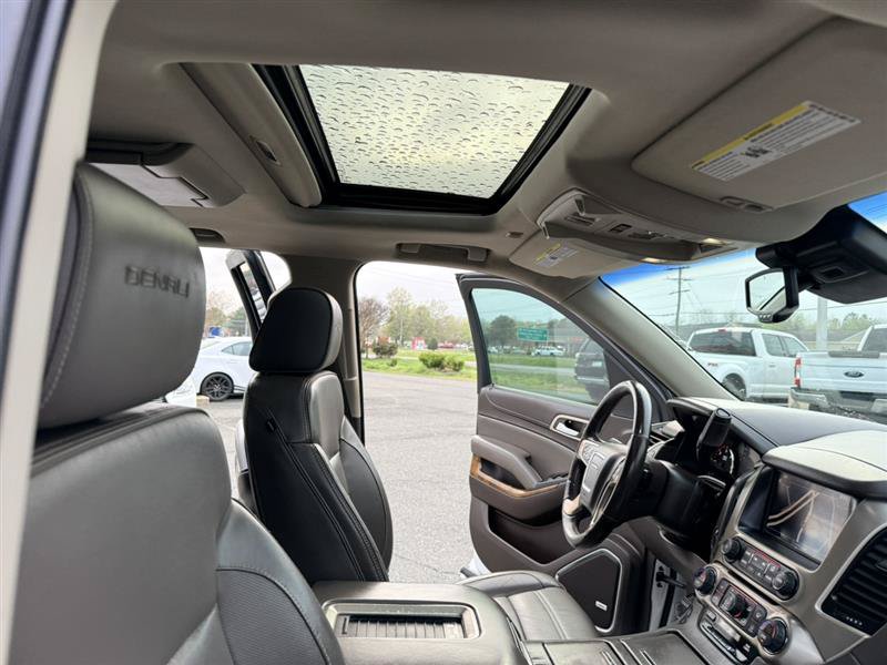Used 2016 GMC Yukon XL Denali w/ Open Road Package AWD/4WD image 15