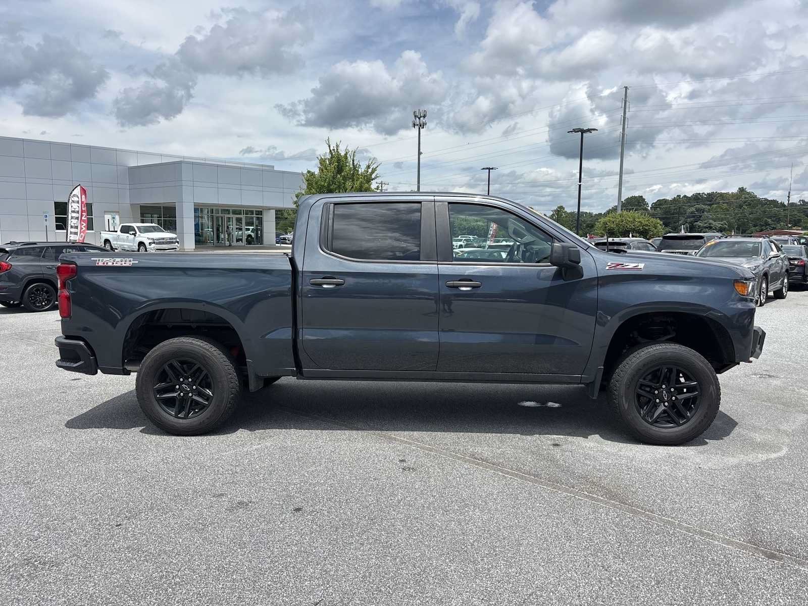 Used 2021 Chevrolet Silverado 1500 Custom Trail Boss w/ Safety Confidence Package AWD/4WD image 5