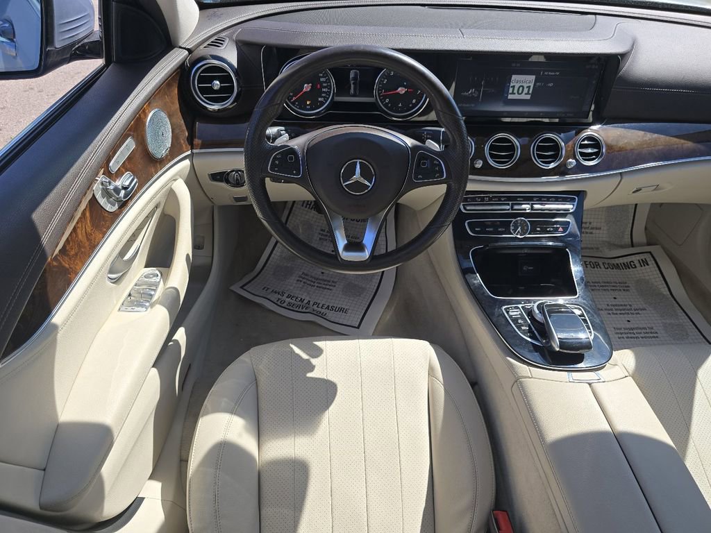 Used 2017 Mercedes-Benz E 400 4MATIC Wagon image 27