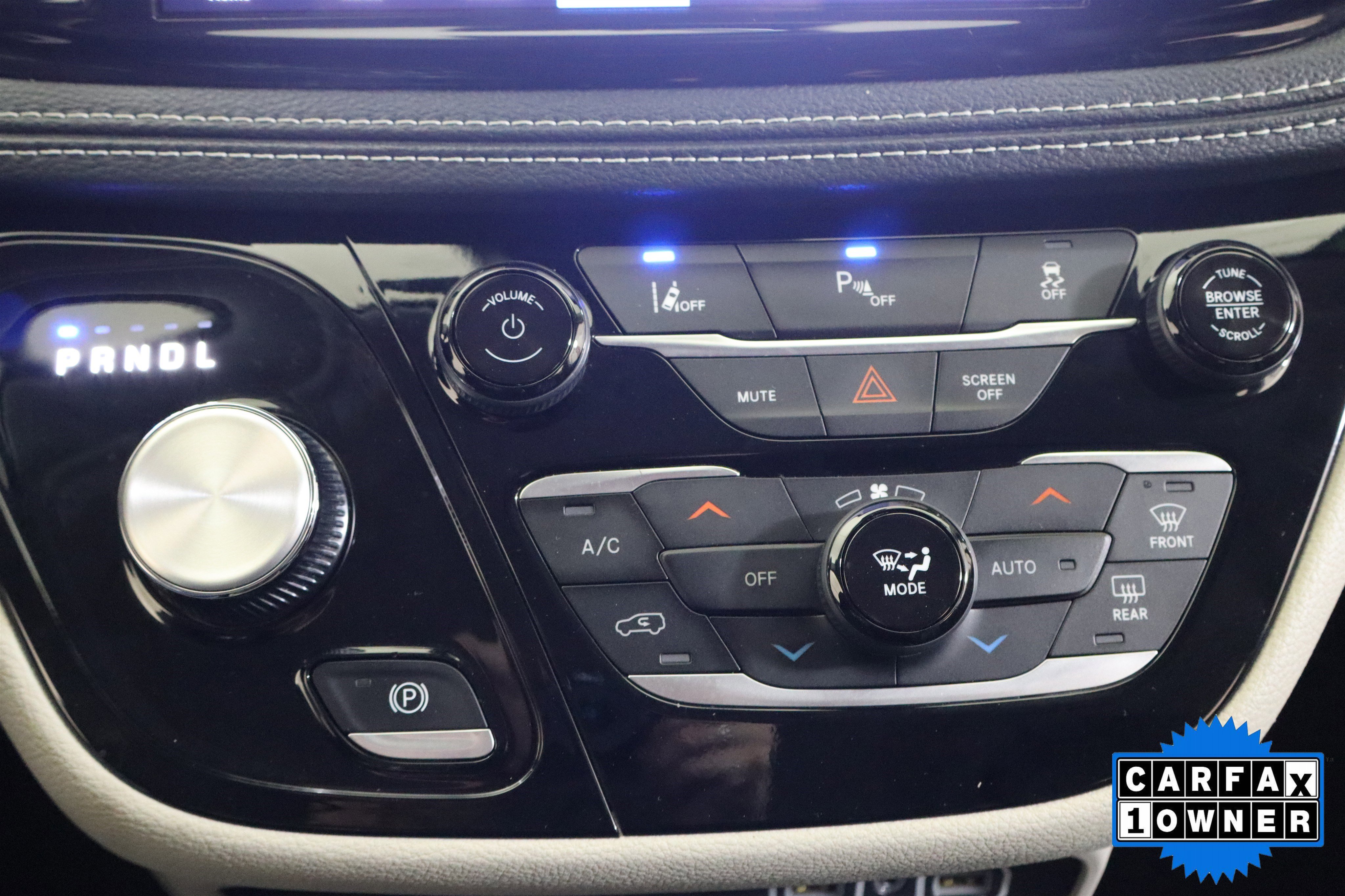 Used 2024 Chrysler Pacifica Select image 60