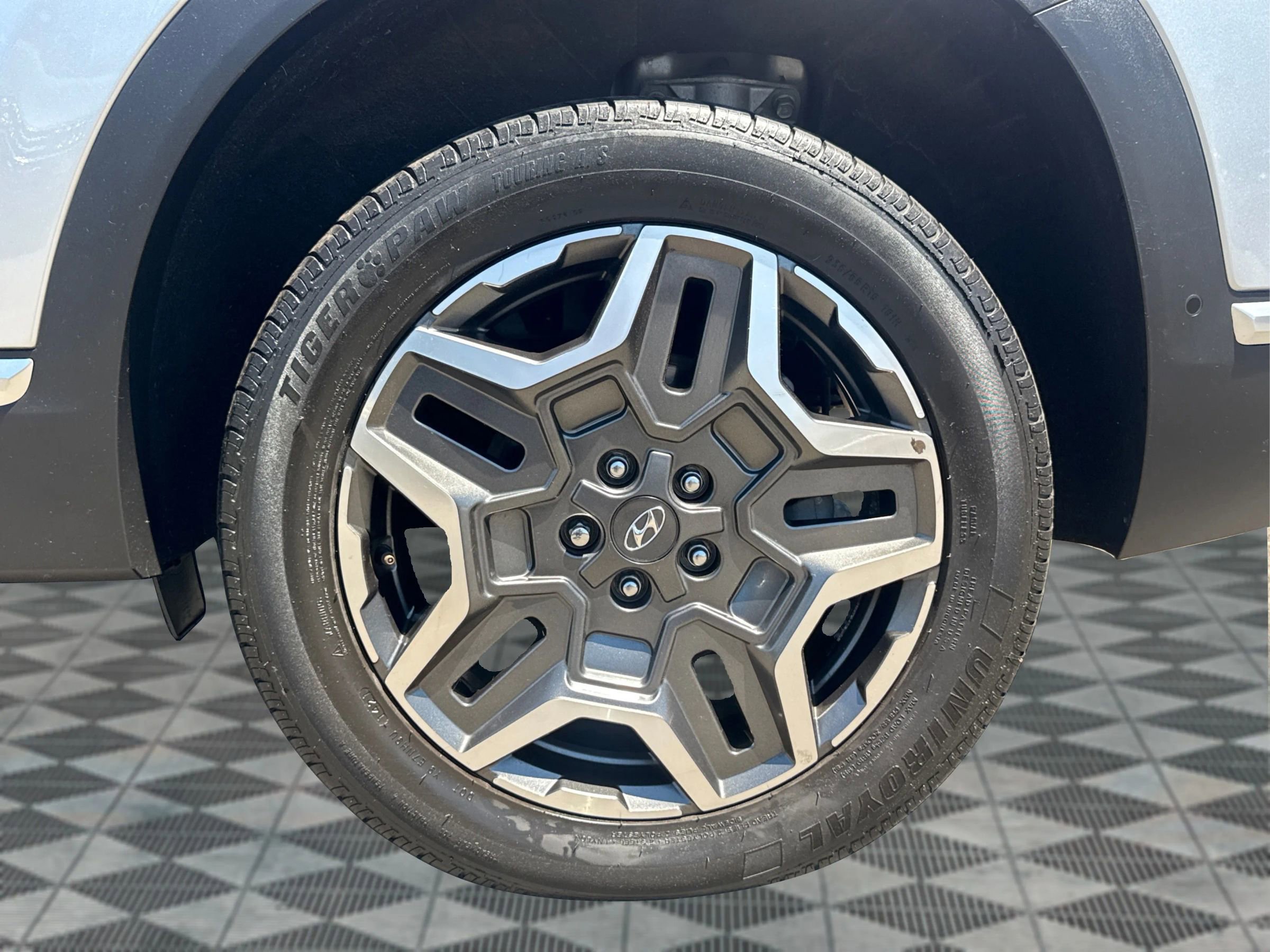 Used 2021 Hyundai Santa Fe Limited AWD/4WD image 24