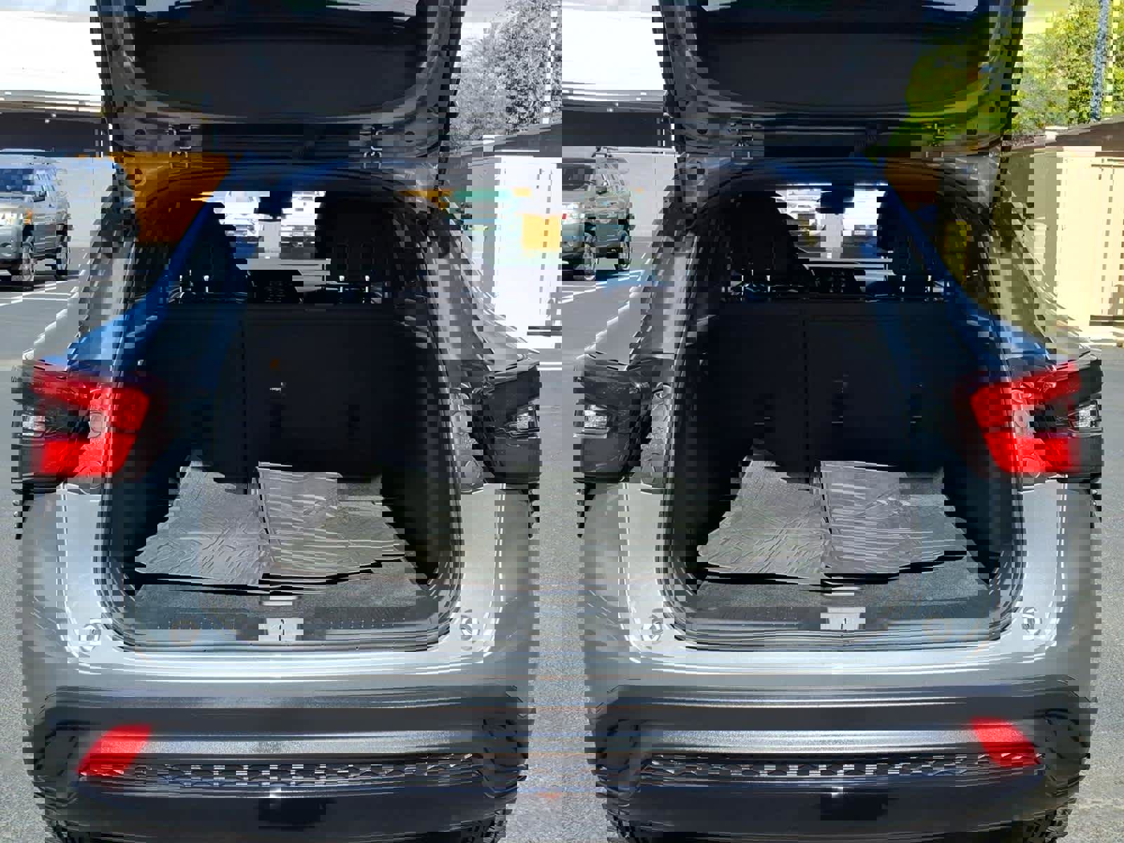 Used 2024 Chevrolet Trax RS image 17