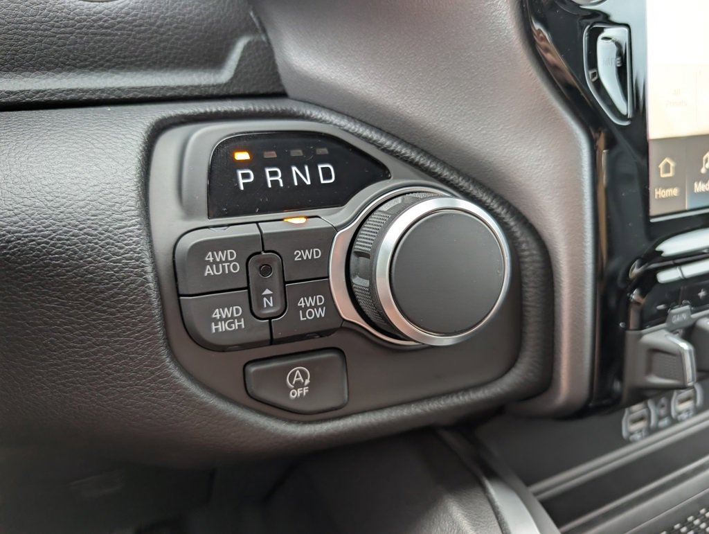 New 2026 RAM 1500 4x4 Crew Cab image 27