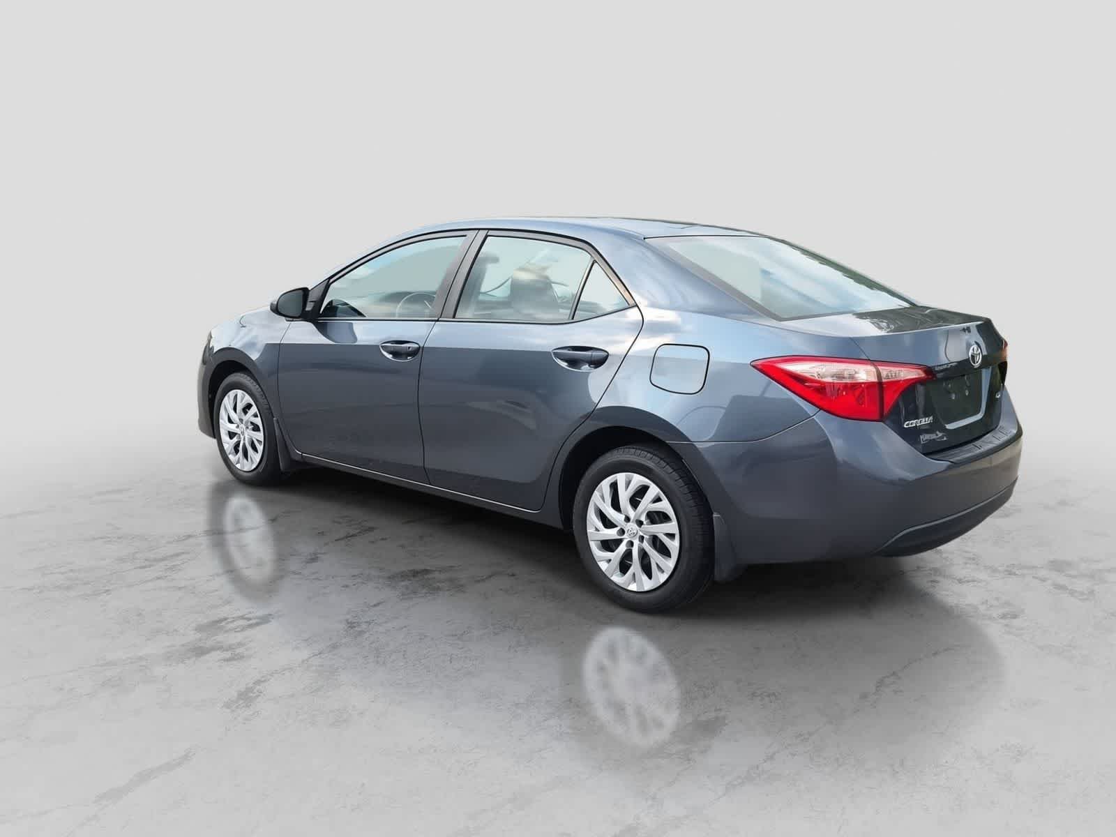 Used 2017 Toyota Corolla LE FWD image 6