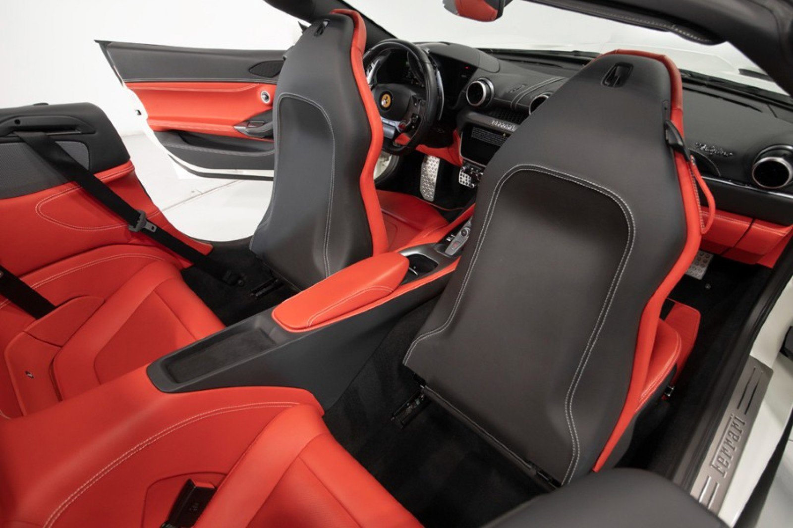 Used 2019 Ferrari Portofino image 56