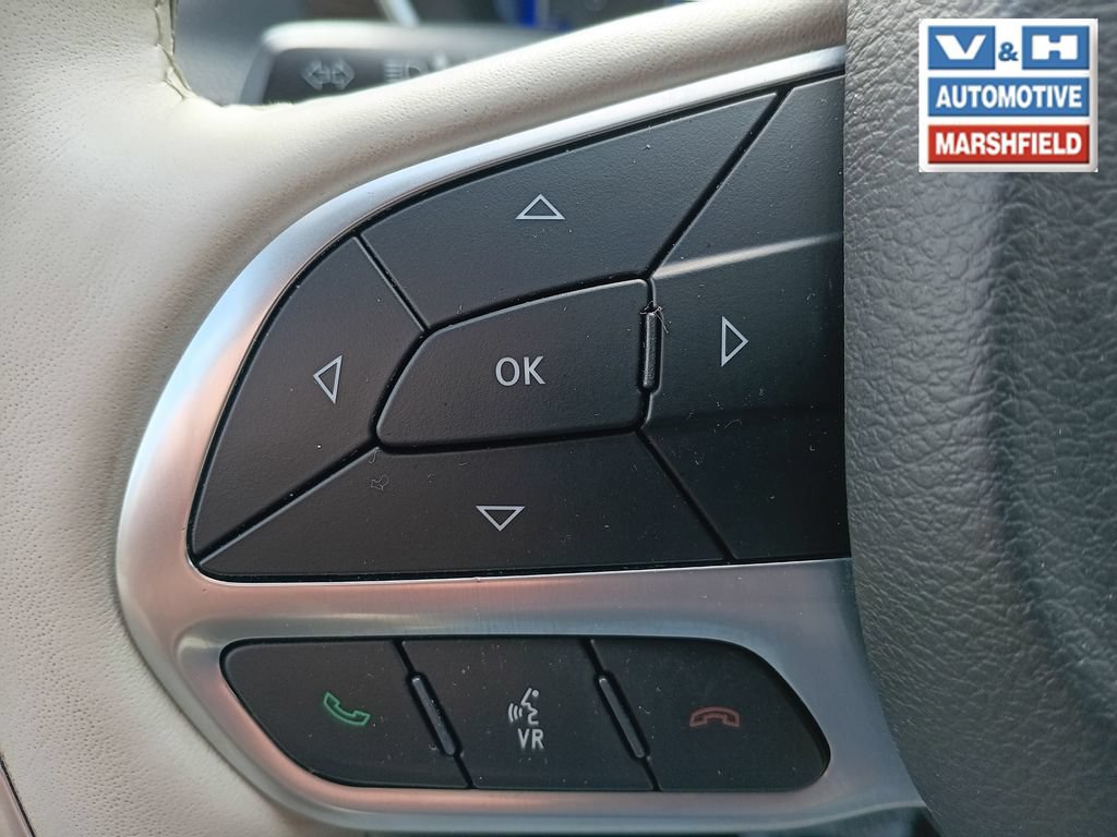 Used 2021 Chrysler Pacifica Limited w/ Premium & Safety Sphere Group AWD/4WD image 10