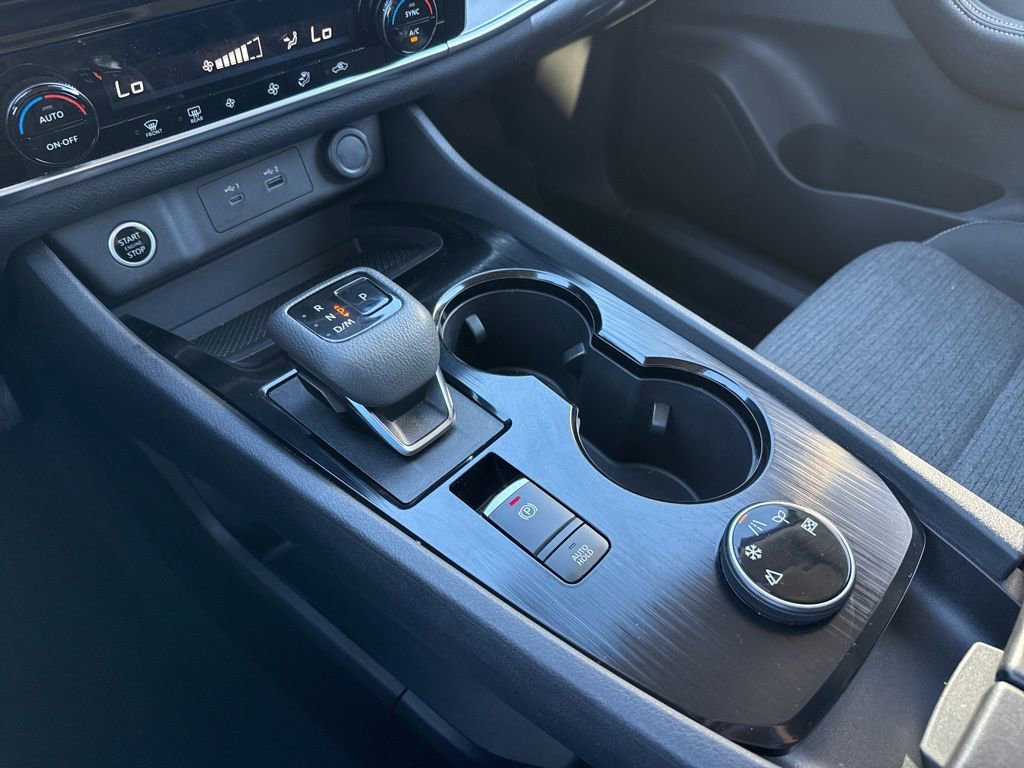 Used 2022 Nissan Rogue SV image 18