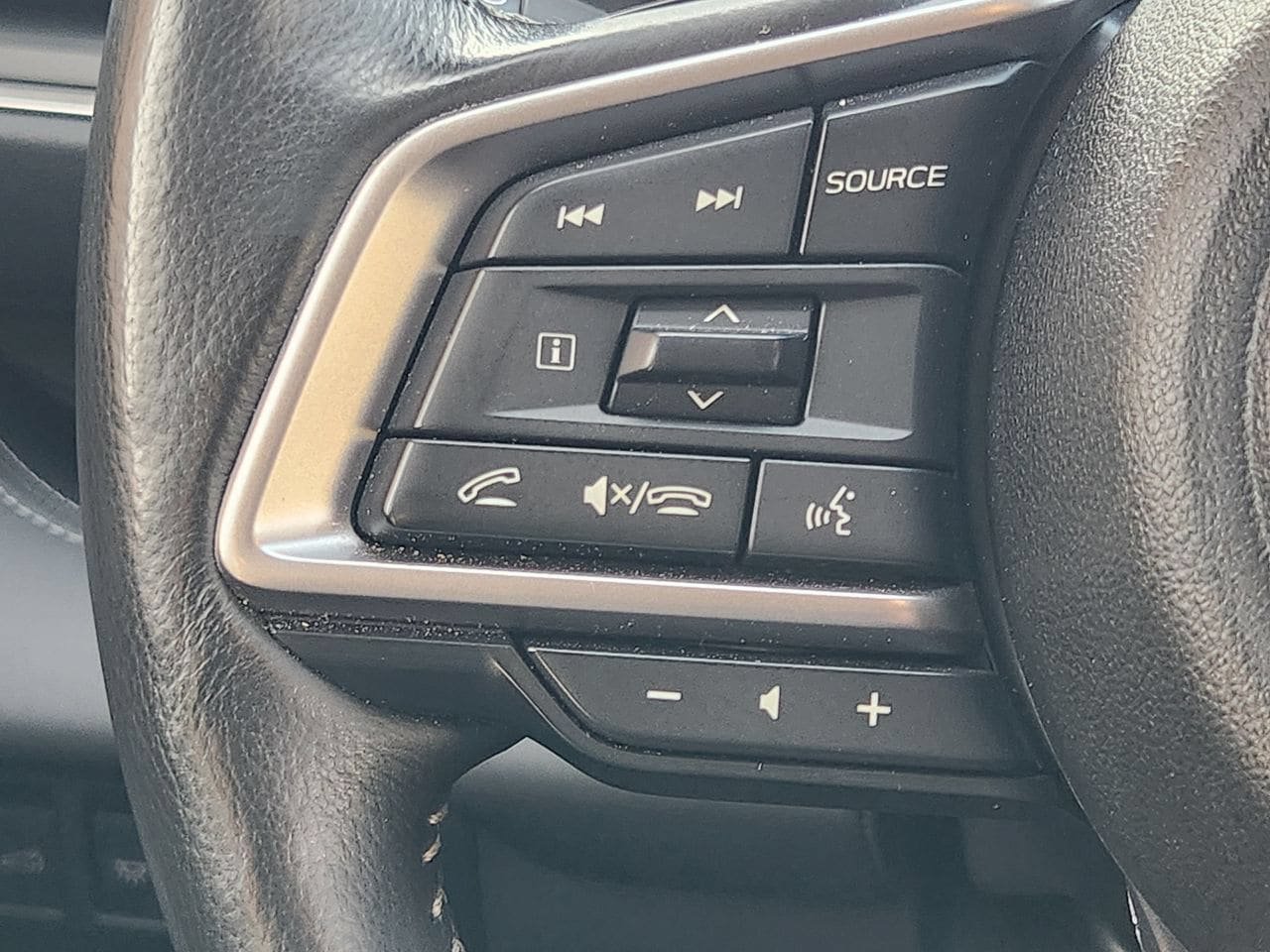 Used 2025 Subaru Ascent Limited AWD/4WD image 27