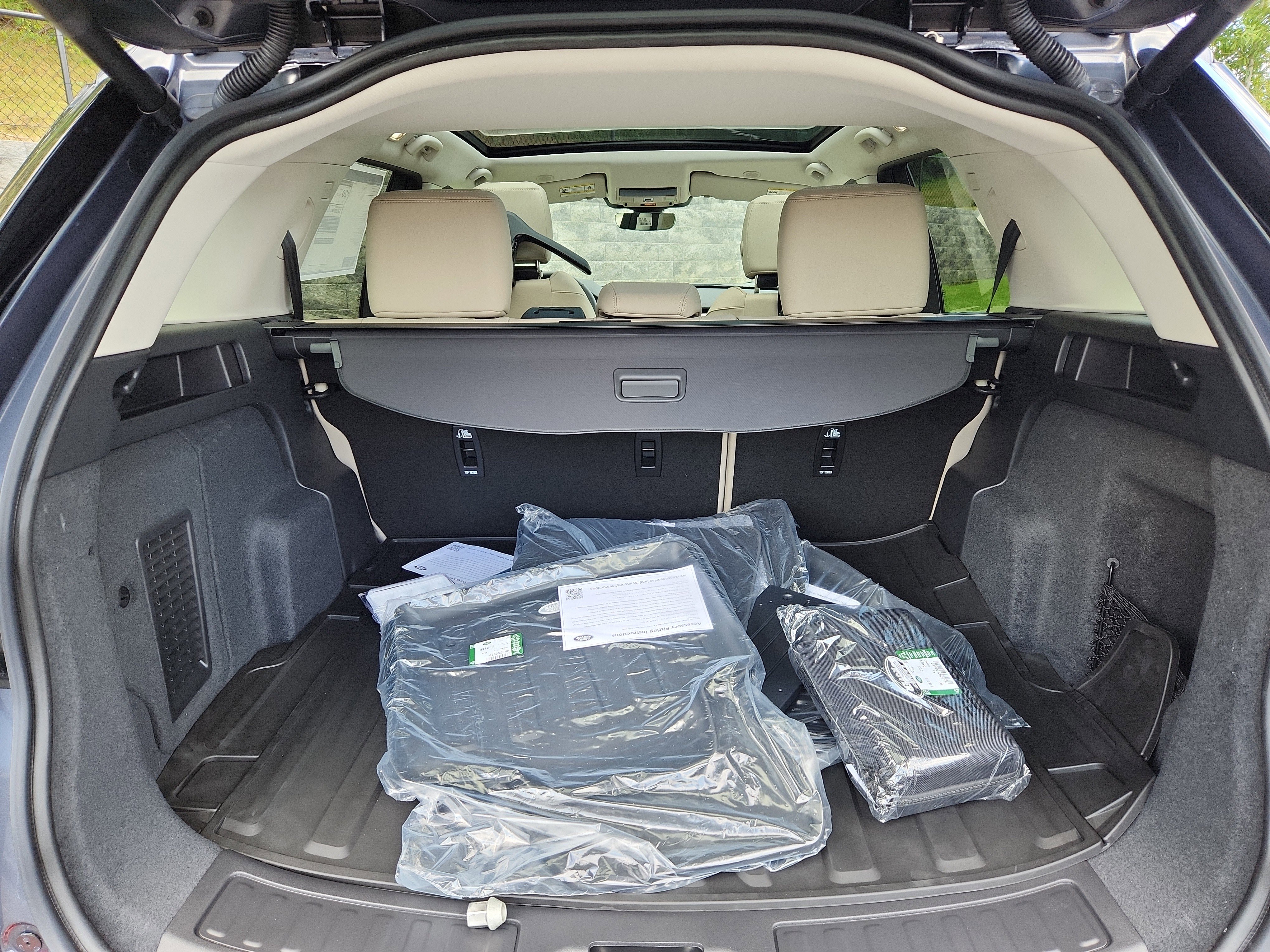 Used 2025 Land Rover Discovery Sport S image 13