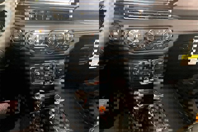 New 2026 Jeep Gladiator Sport image 7