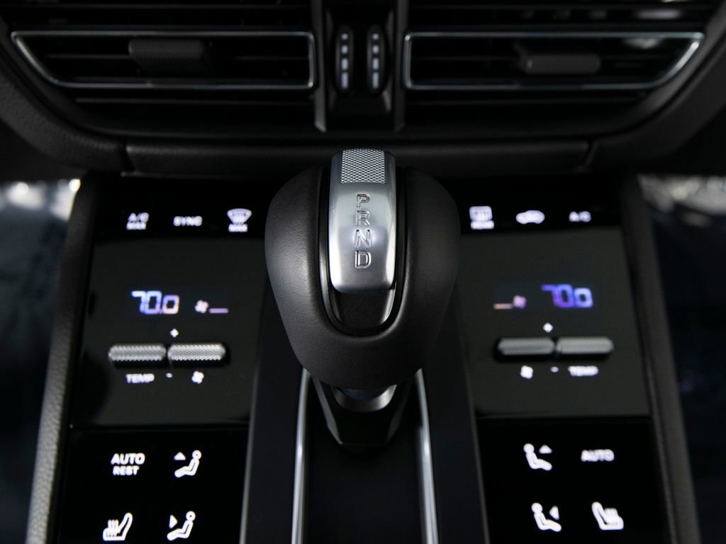 Certified 2025 Porsche Macan image 26