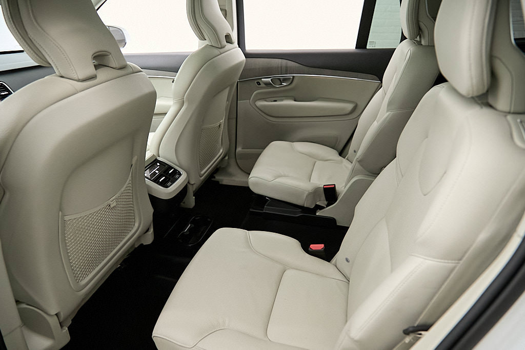 Certified 2024 Volvo XC90 B6 Plus w/ Protection Package Premier AWD/4WD image 21