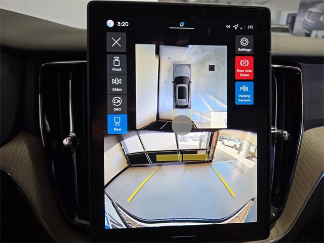 New 2026 Volvo XC60 B5 Plus w/ Protection Package Premier image 20