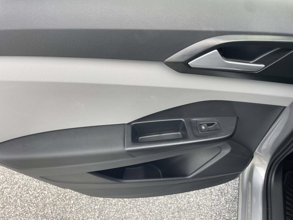 Certified 2023 Volkswagen Taos SE FWD image 13